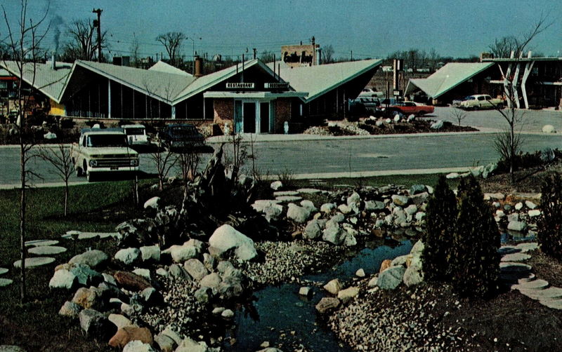 Midland Motor Inn (Executive House Motor Lodge) - Vintage Postcard (newer photo)